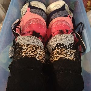 Assorted Victoria secrets bras 34D
